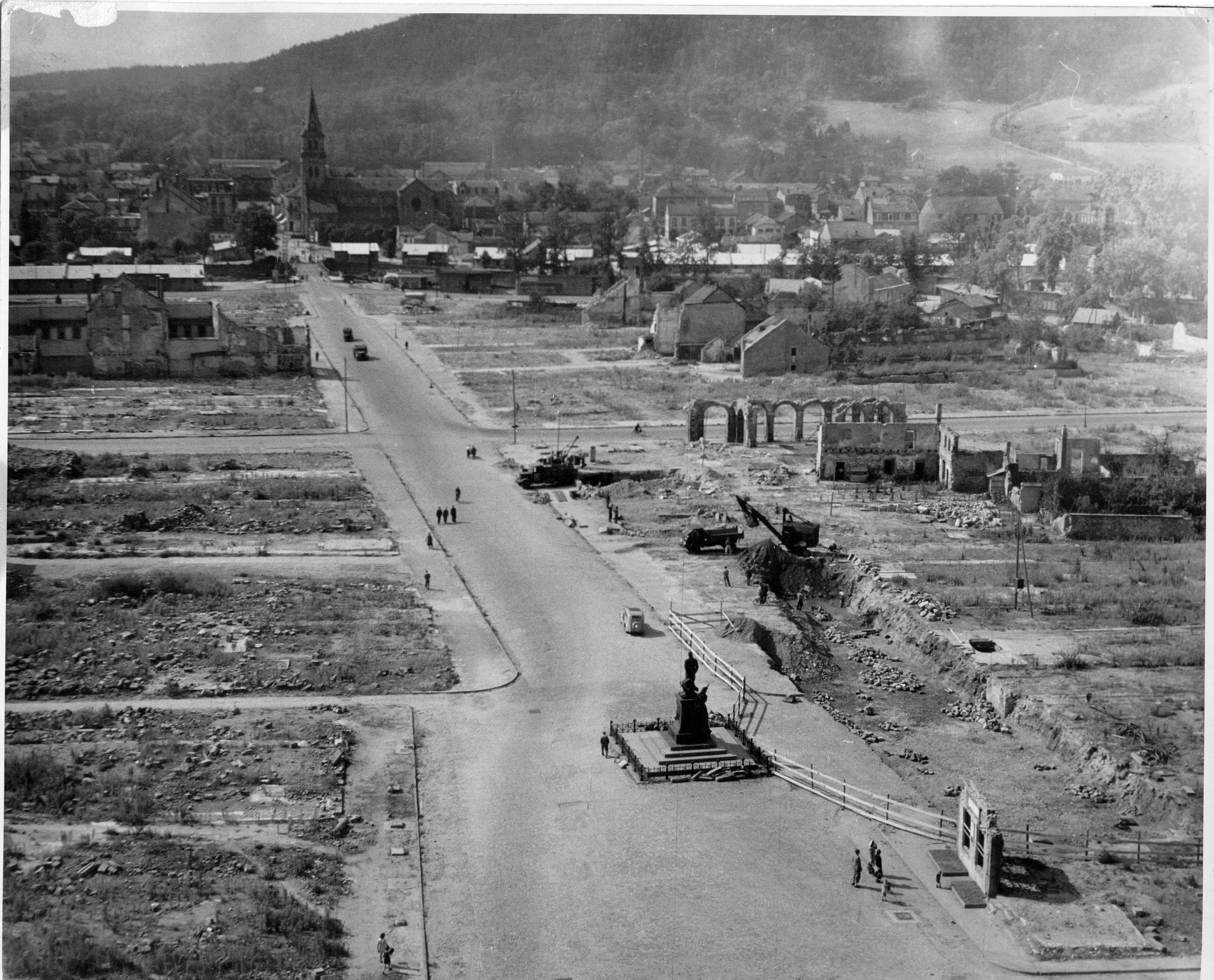 Figure 2. Saint-Dié-des-Vosges , downtown destroyed, ca. 1945, collections de la ville de Saint-Dié-des-Vosges