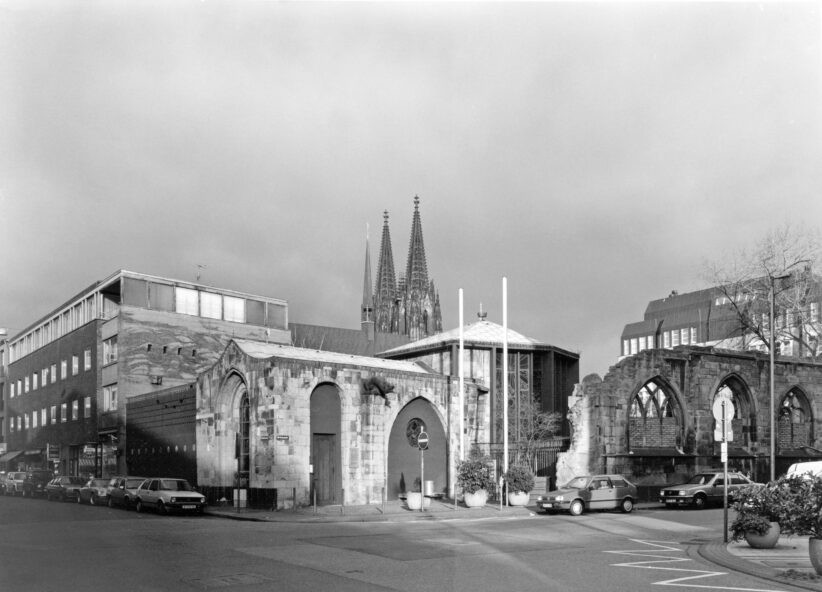 Figure 5. Böhm’s addition to the site: the Sakramentskapelle, 1957 ©Rheinisches Bildarchiv Köln
