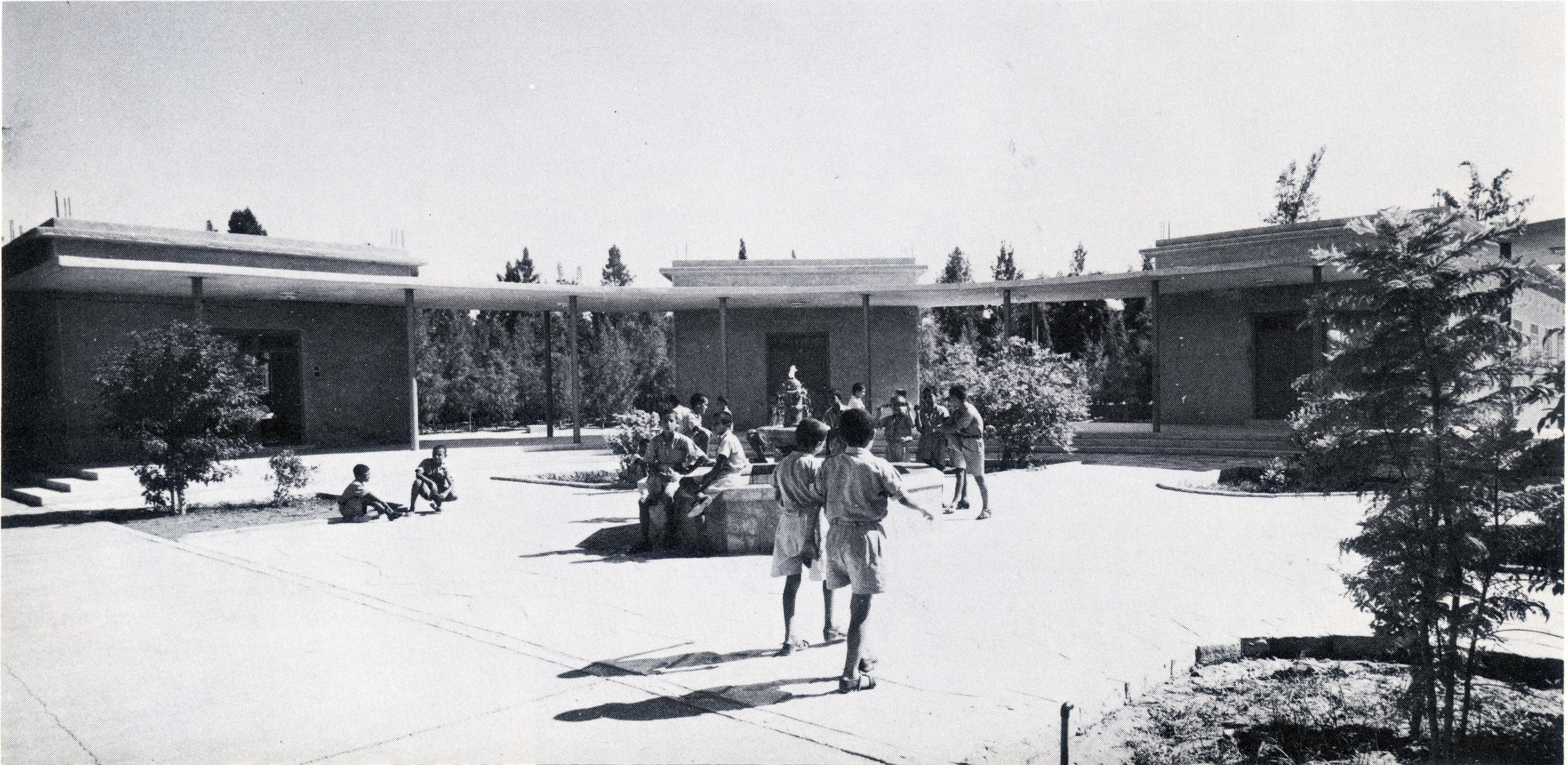 Figure 1. Residential courtyard. Fundraising leaflet Miracle in the Holy Land, Middle East Centre Archive, St Antony’s College, Oxford