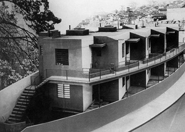 Figure 3. Vila Operária da Gamboa, Rio de Janeiro. Project by Lúcio Costa and Gregori Warchavchik. In: Enciclopédia Itaú Cultural de Arte e Cultura Brasileira. Available at: http://enciclopedia.itaucultural.org.br/obra35657/vila-operaria-da-gamboa-rio-de-janeiro. Accessed: 8 April 2024. ISBN: 978-85-7979-060-7